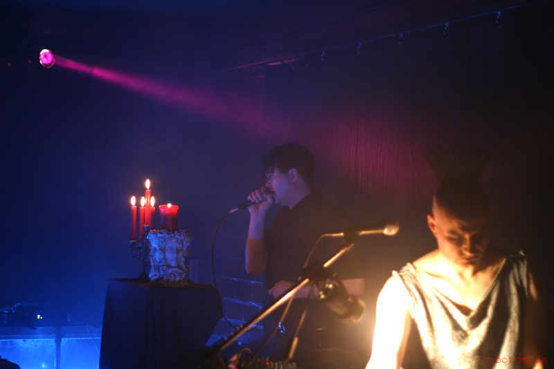 neon26