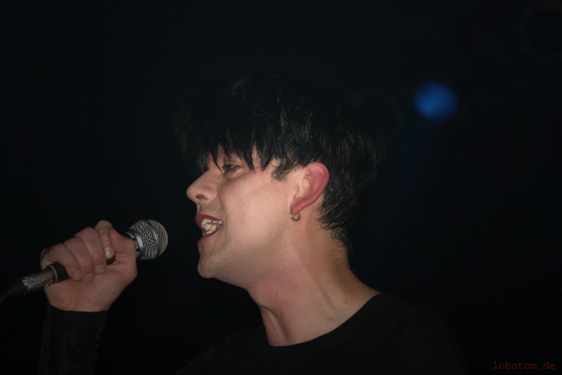 xymox25