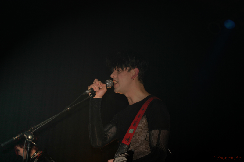 xymox34