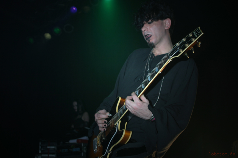 xymox43